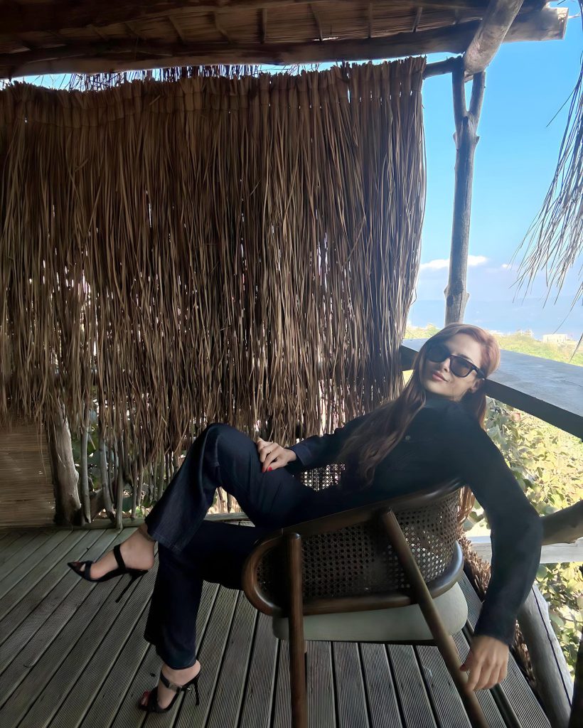 Mine Tugay poses hot bikini