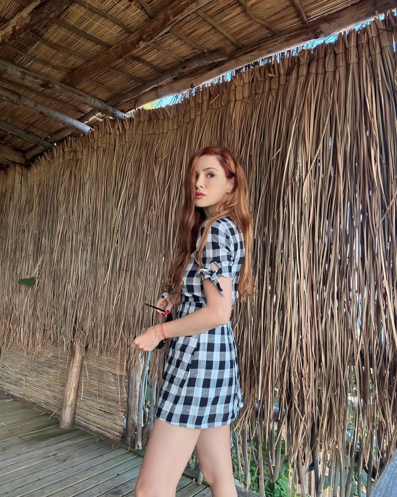 Mine Tugay poses hot images