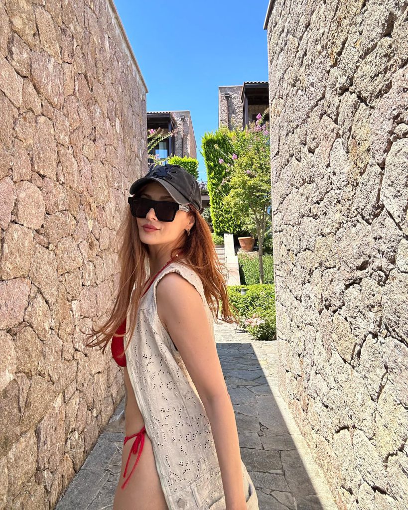 Mine Tugay poses nude