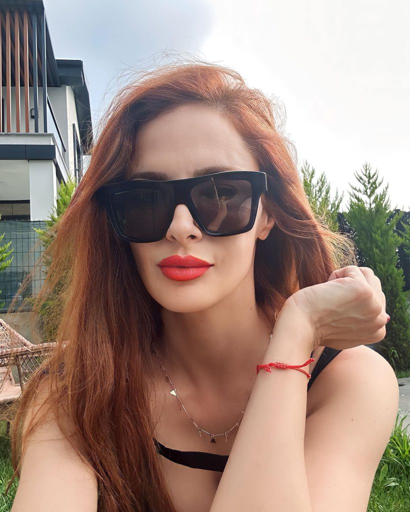 Mine Tugay poses nudes