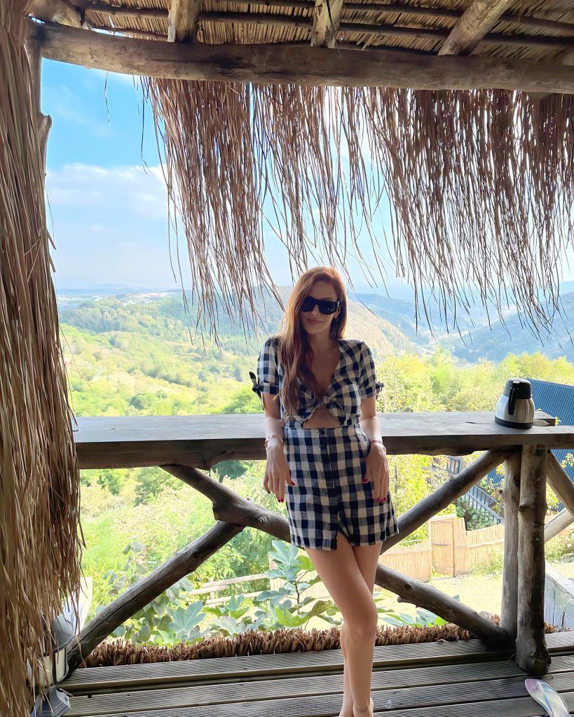 Mine Tugay poses sex scenes