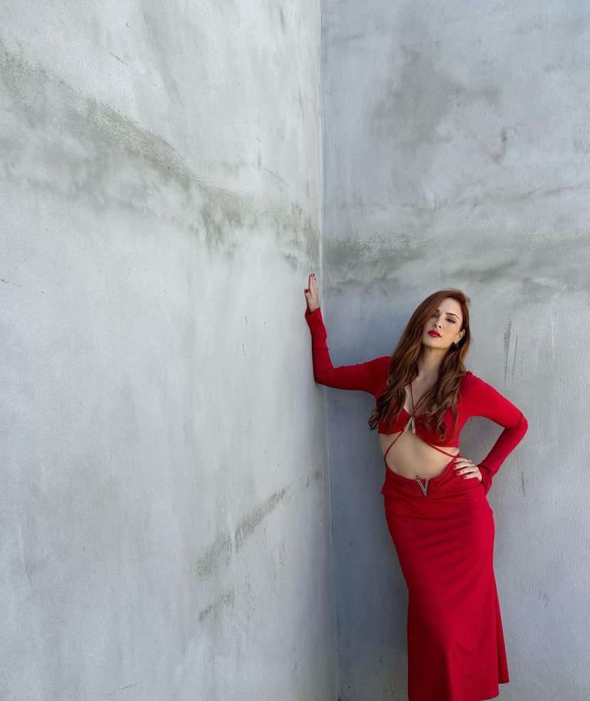 Mine Tugay poses xxx porn