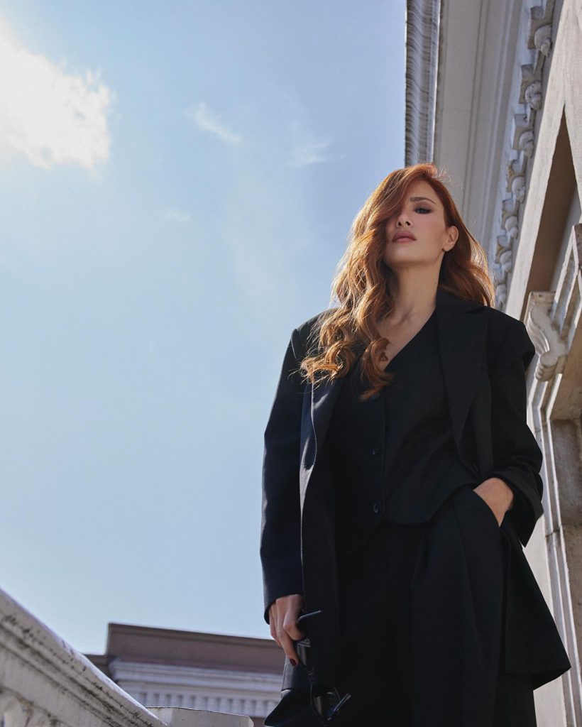 Mine Tugay smiles boobs