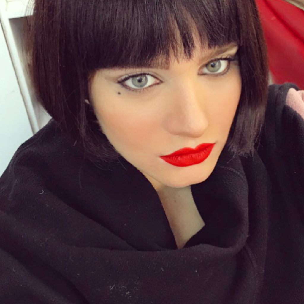 Miray Daner poses nude