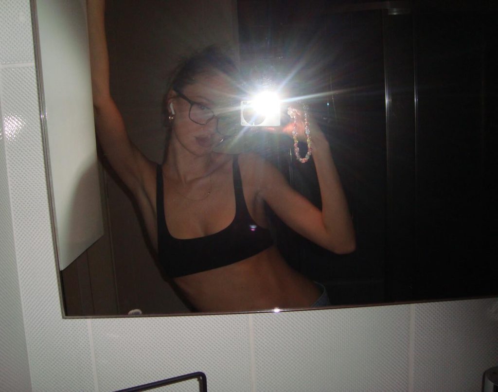 Müge Bayramoğlu ardent hot bikini