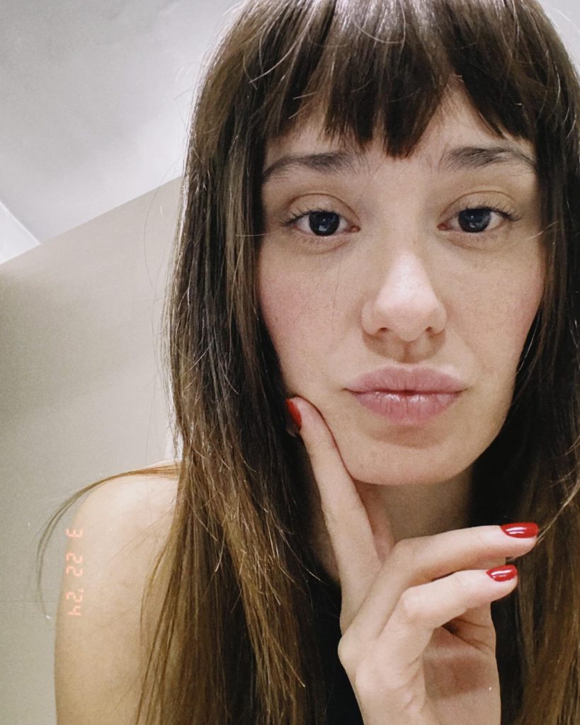 Müge Bayramoğlu ardent sex scenes