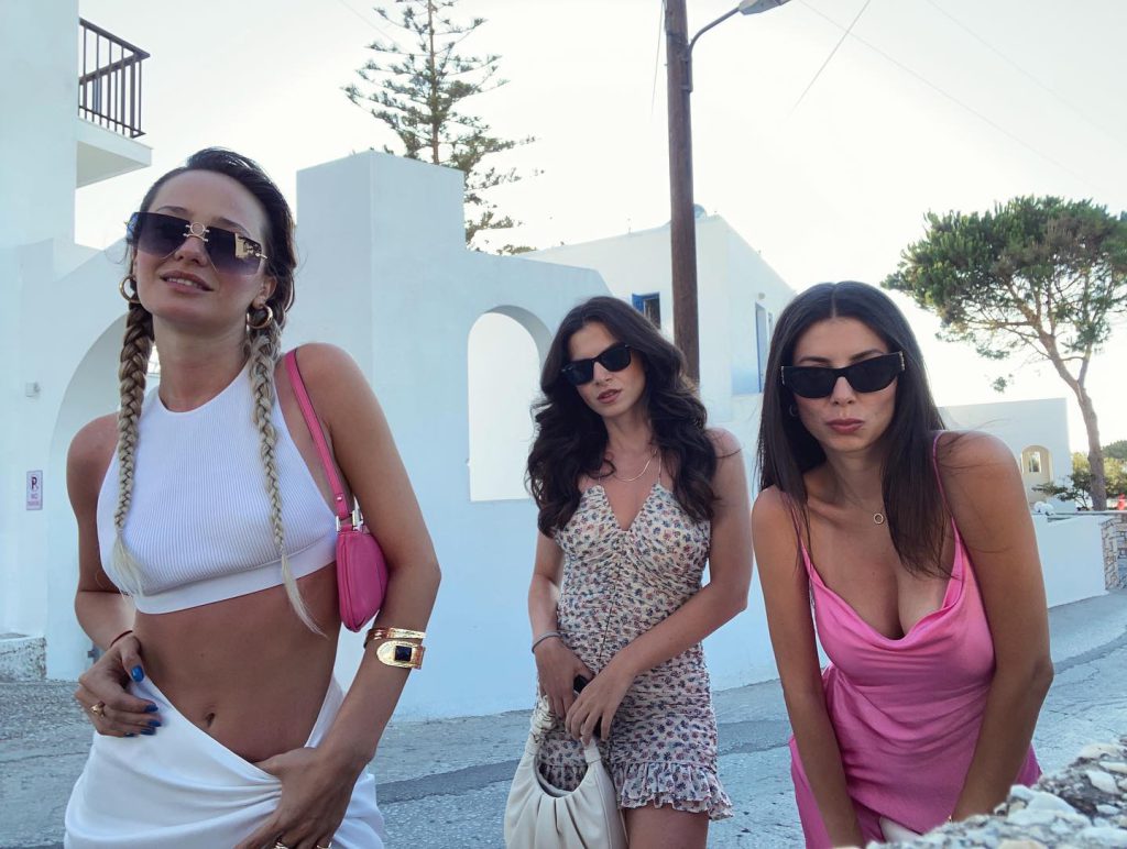 Müge Bayramoğlu looks fuck