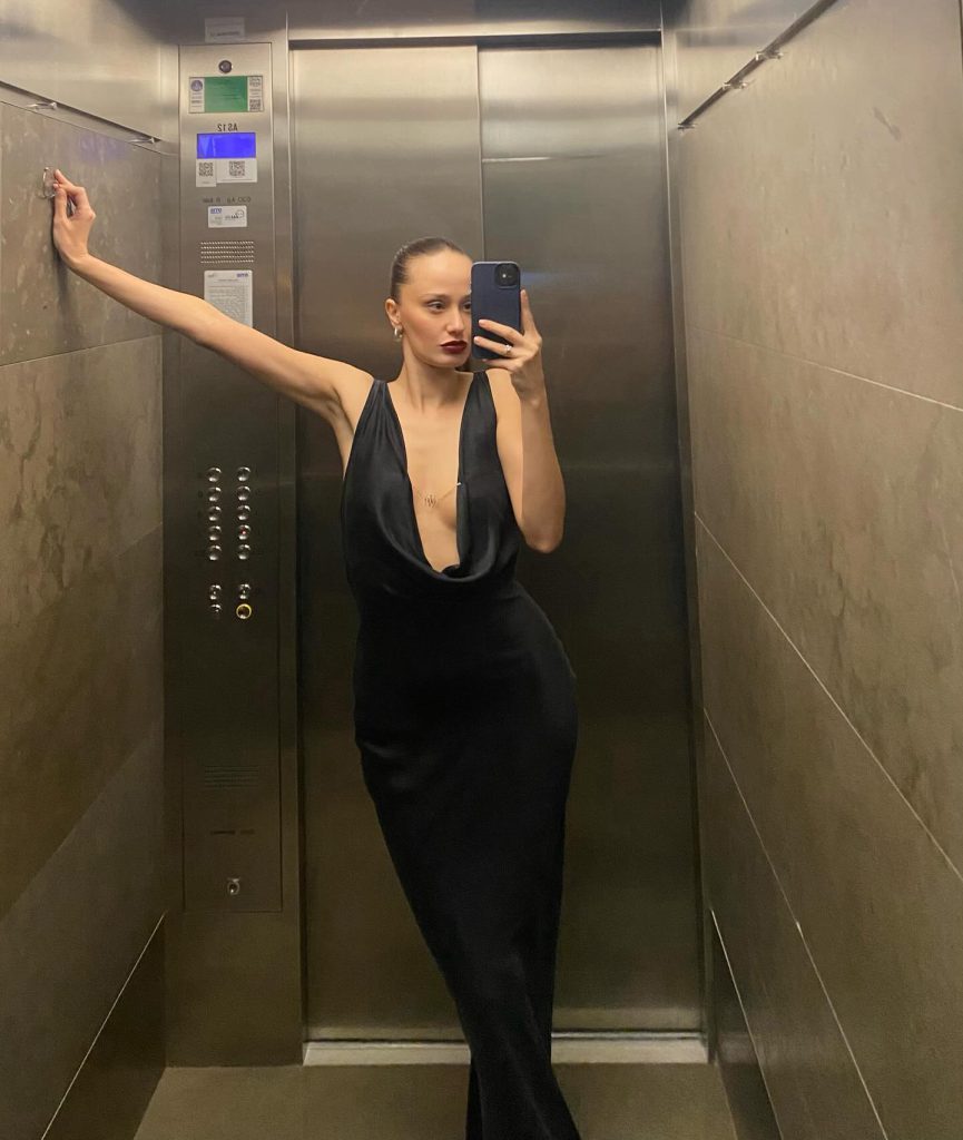 Müge Bayramoğlu modeling hot