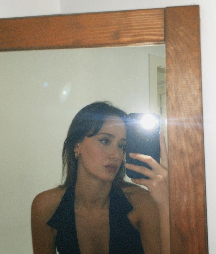 Müge Bayramoğlu modeling hot images