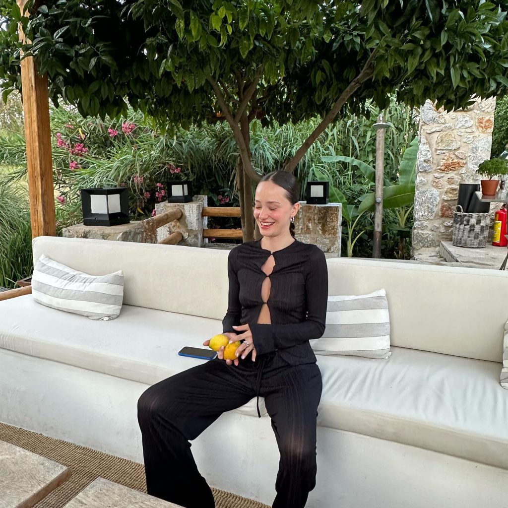 Müge Bayramoğlu modeling xxx sex