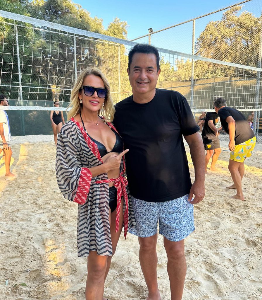 Nagihan Karadere ardent naked