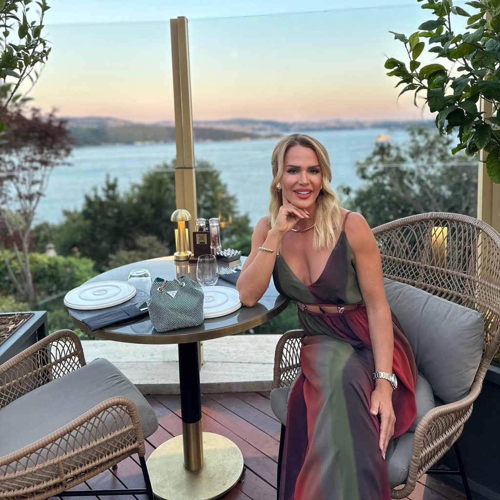 Nagihan Karadere hot pics