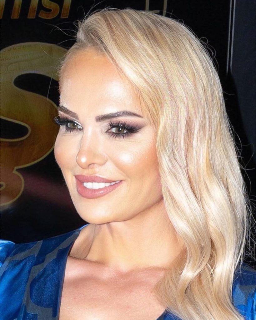 Nagihan Karadere looks bikini