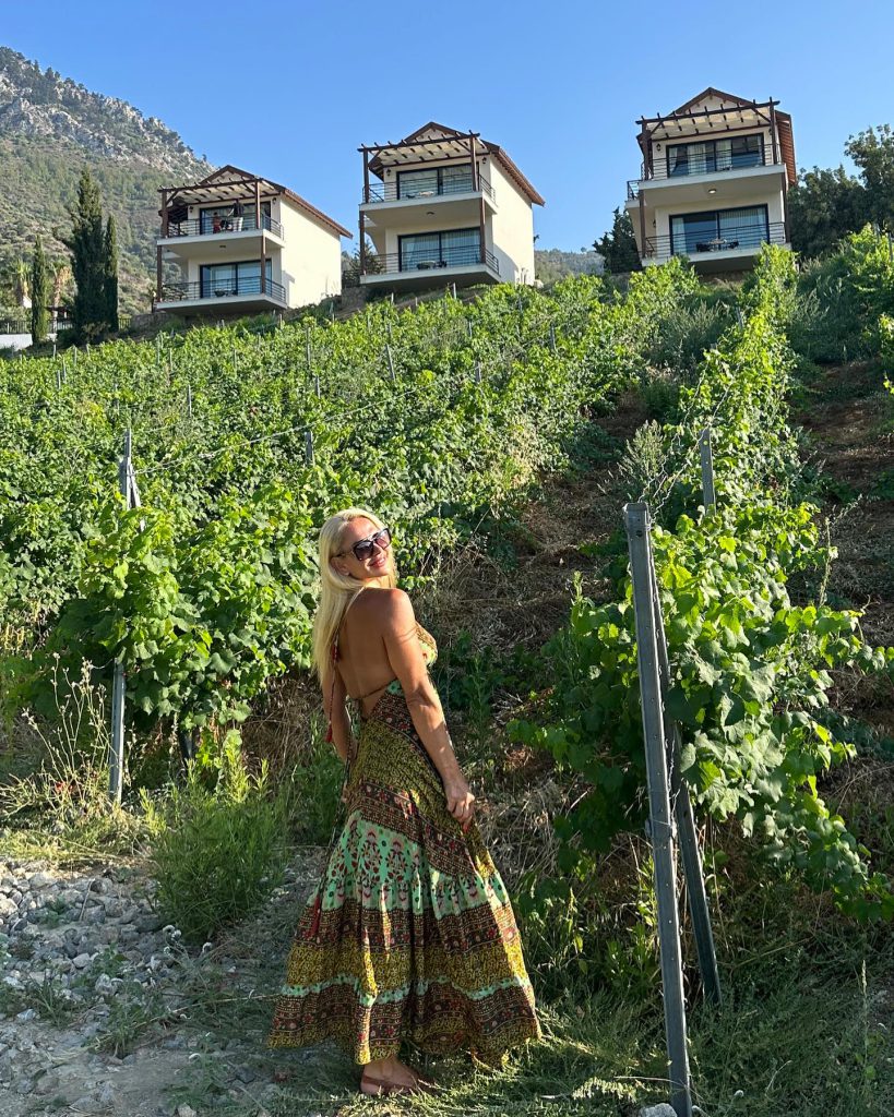 Nagihan Karadere looks nudes