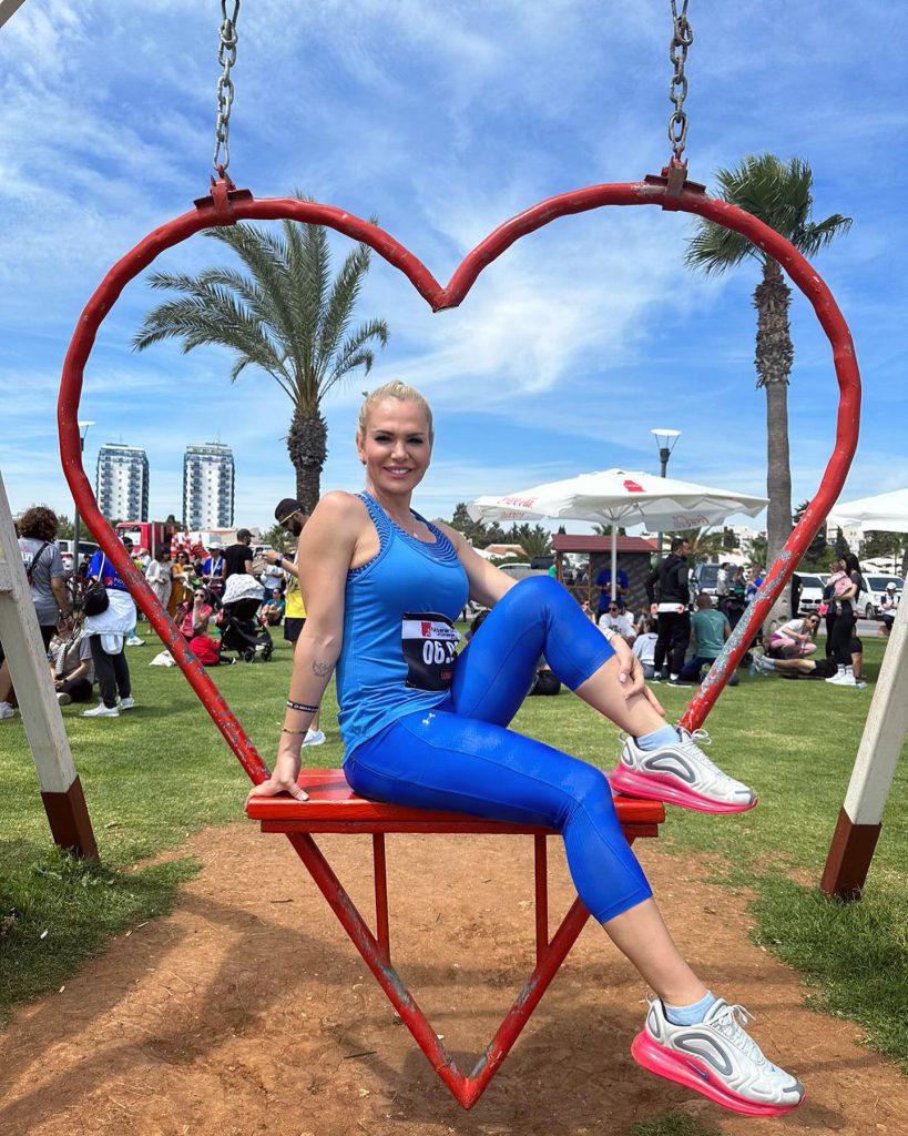 Nagihan Karadere modeling fuck