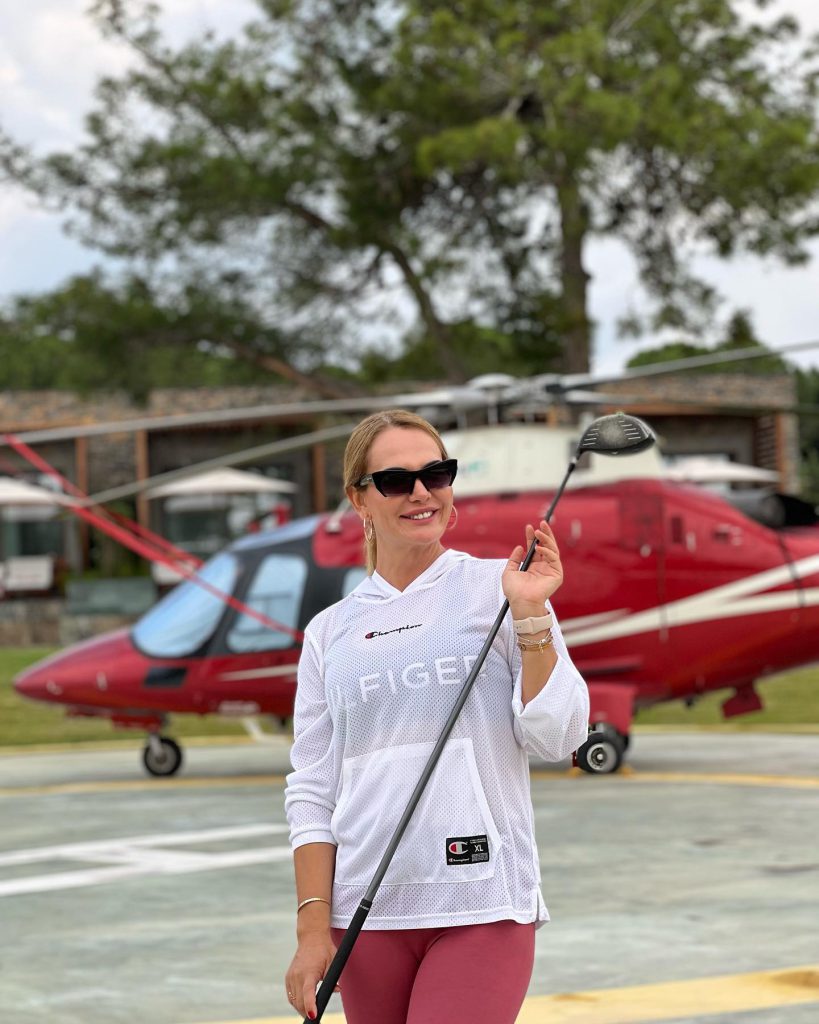 Nagihan Karadere modeling hot images