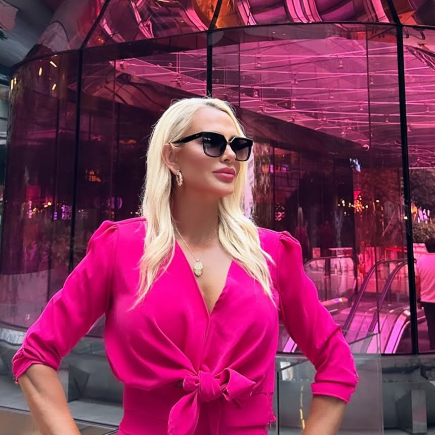 Nagihan Karadere modeling nude