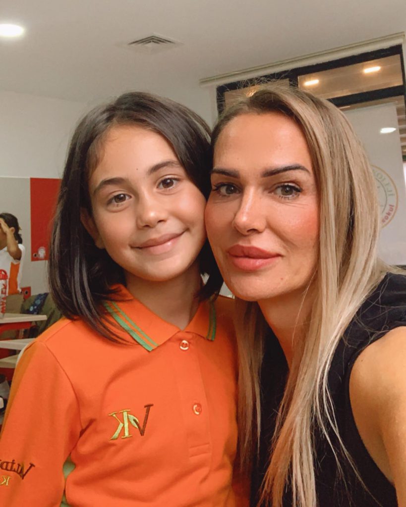 Nagihan Karadere modeling sex