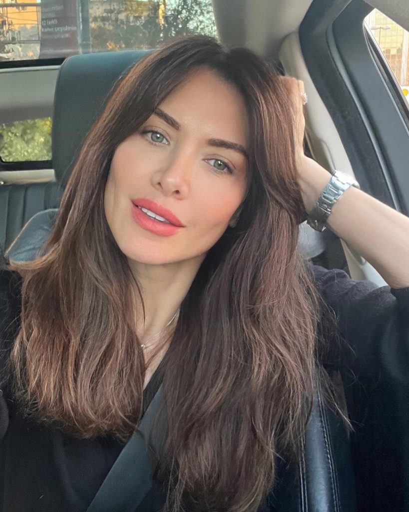 Nefise Karatay ardent hot