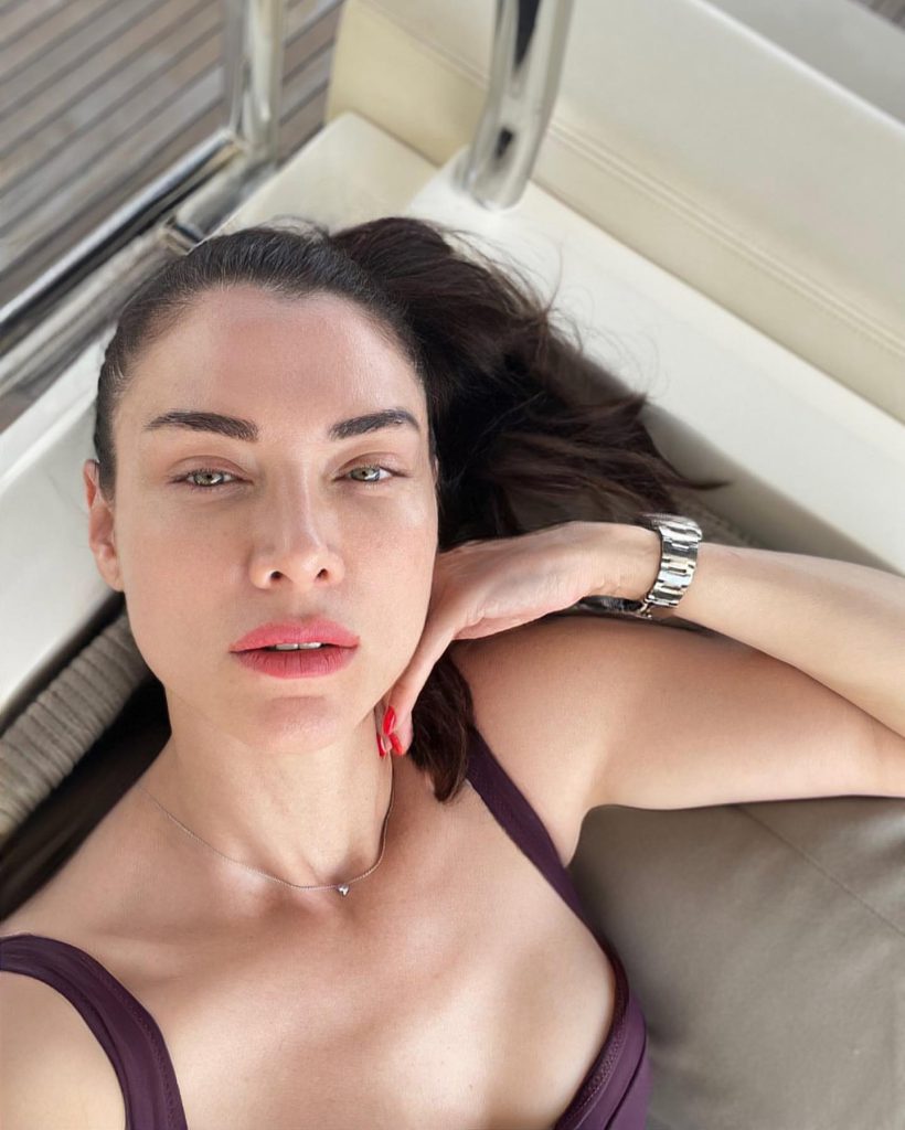 Nefise Karatay ardent hot pics