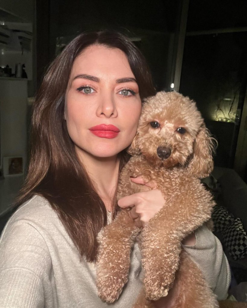 Nefise Karatay ardent naked