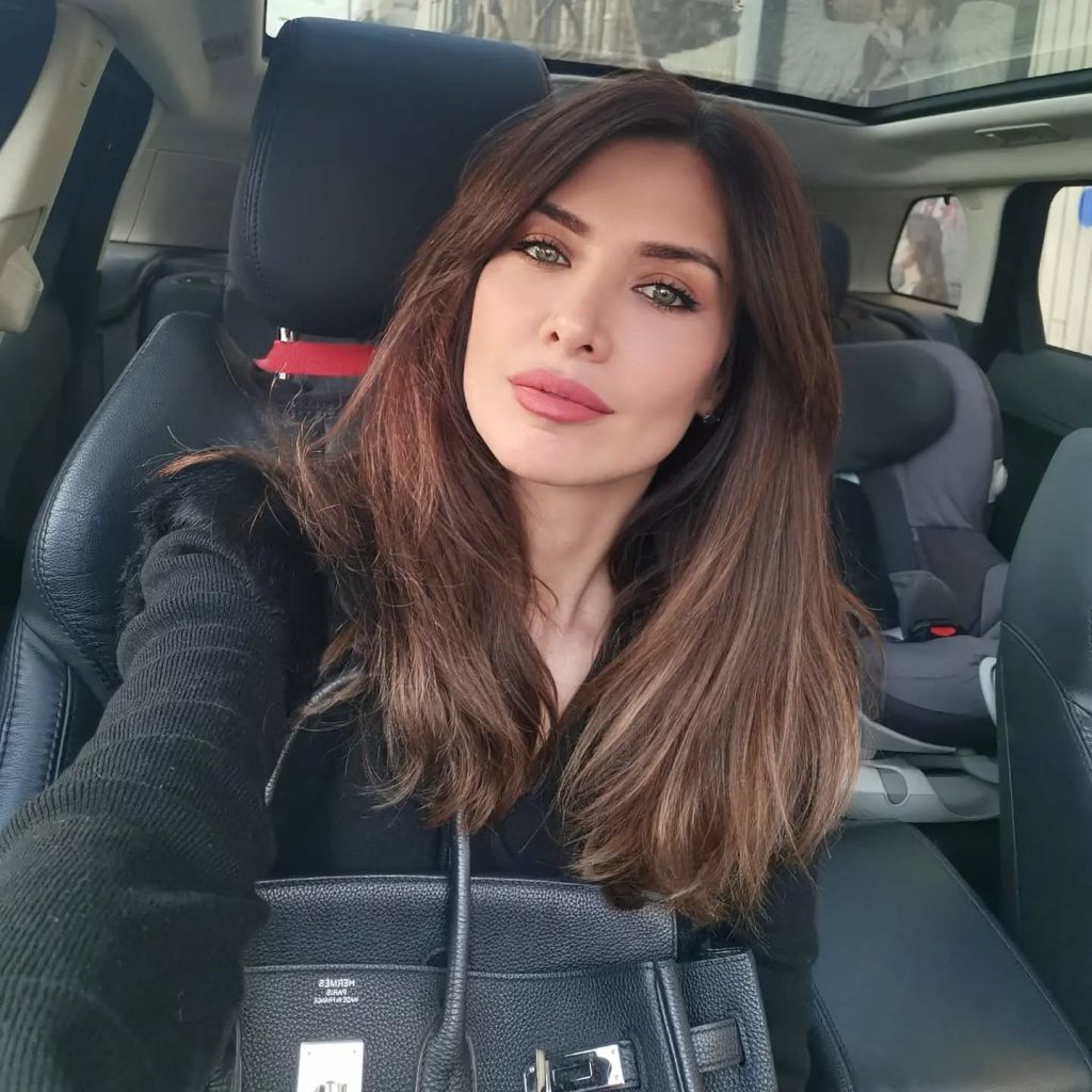 Nefise Karatay ardent sexy