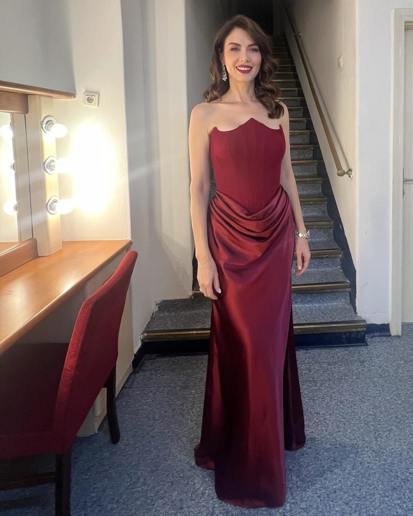 Nefise Karatay looks hot images