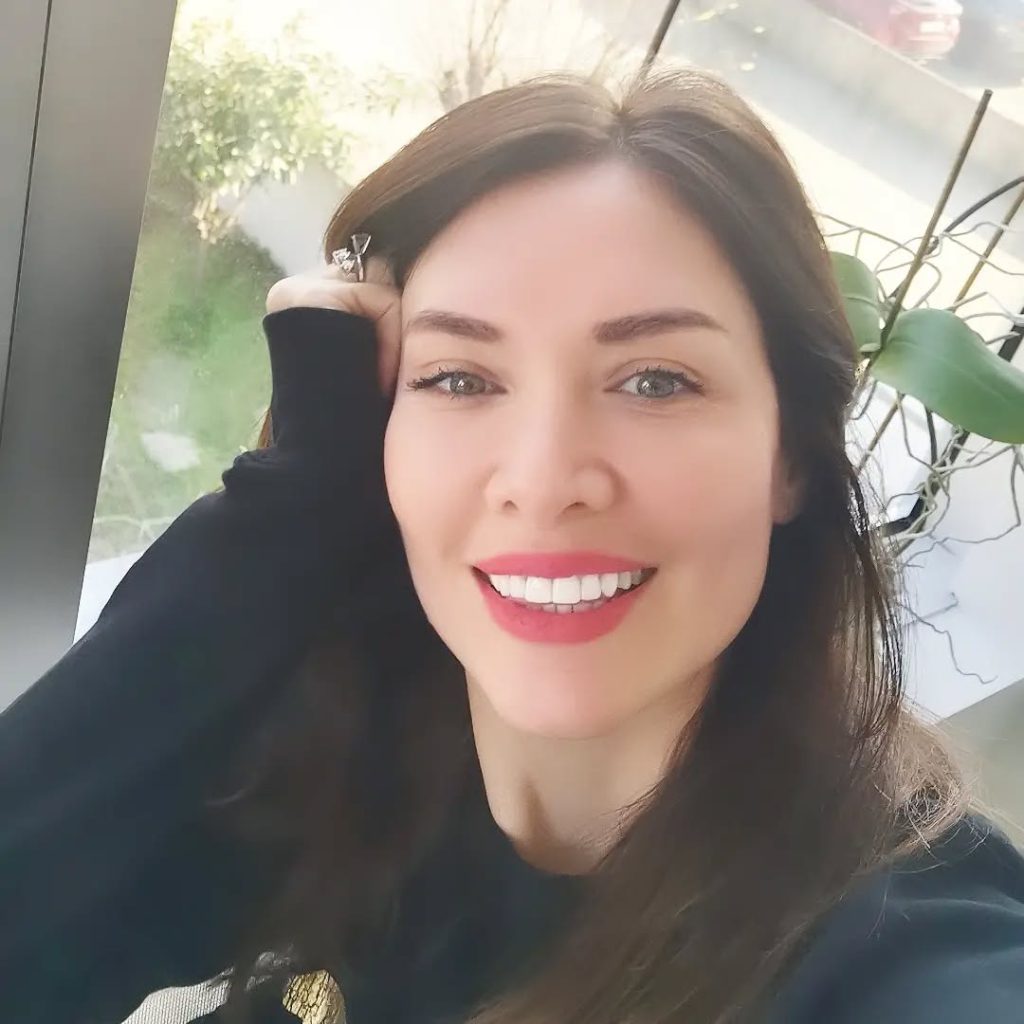 Nefise Karatay looks hot pics