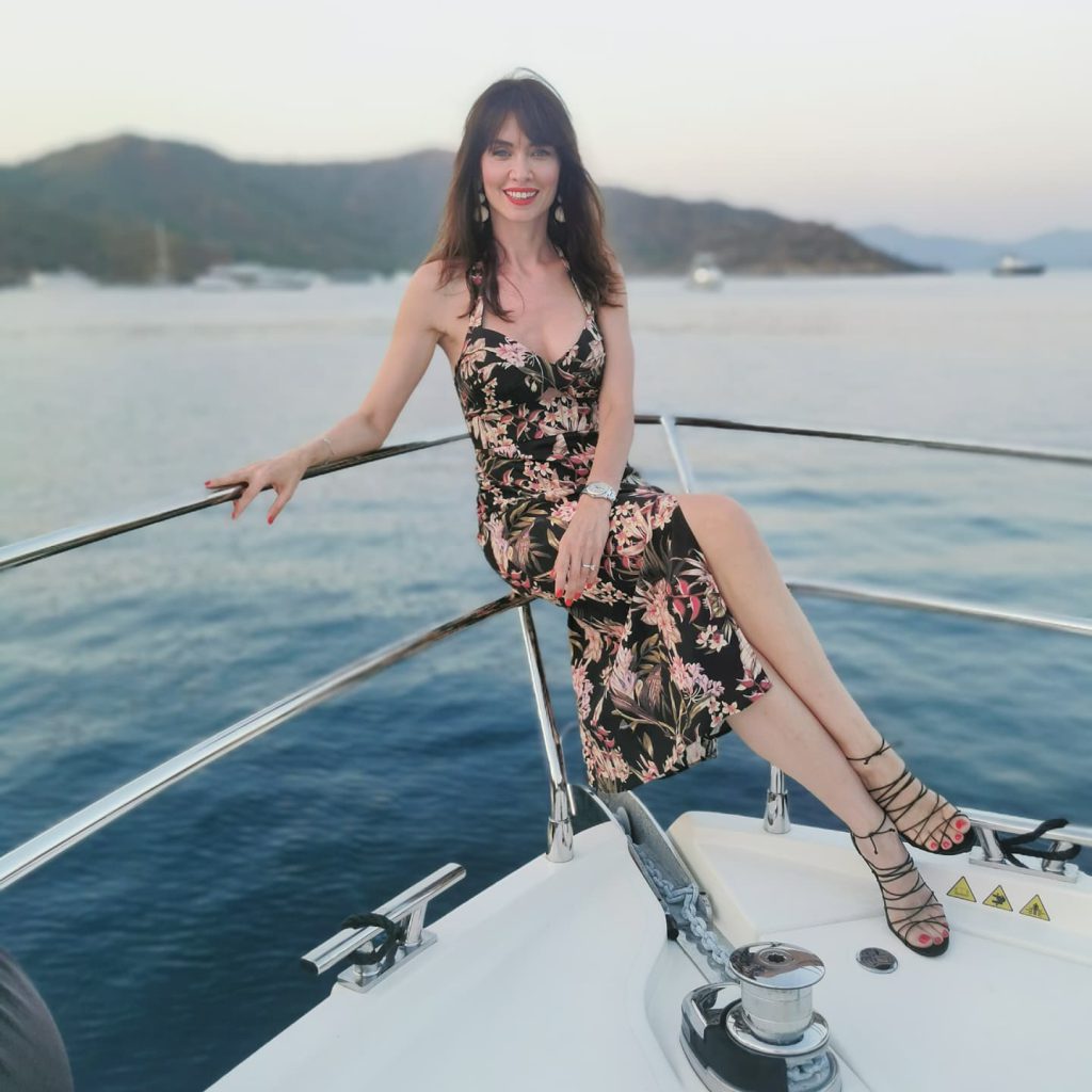 Nefise Karatay looks hot xxx