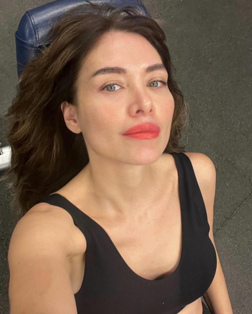 Nefise Karatay looks porn