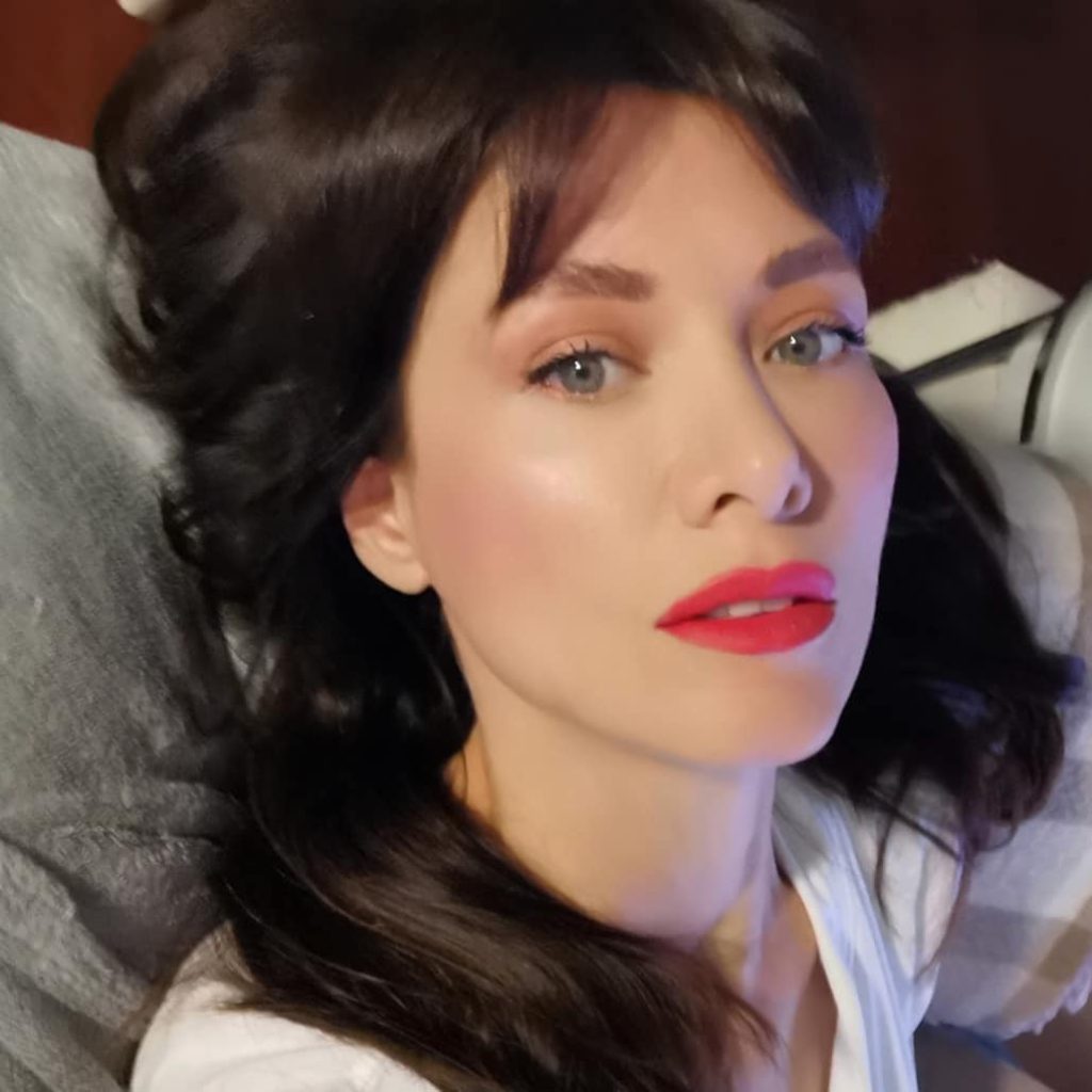 Nefise Karatay modeling hot