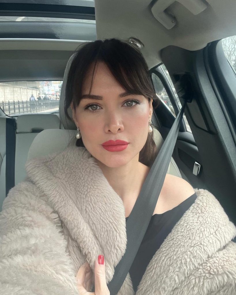 Nefise Karatay modeling naked