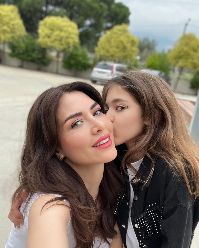 Nefise Karatay modeling porn