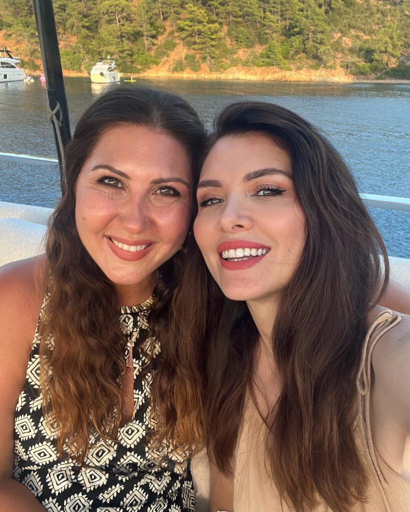 Nefise Karatay naked