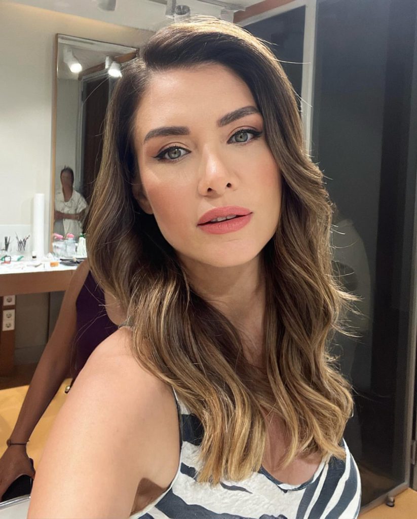 Nefise Karatay poses boobs