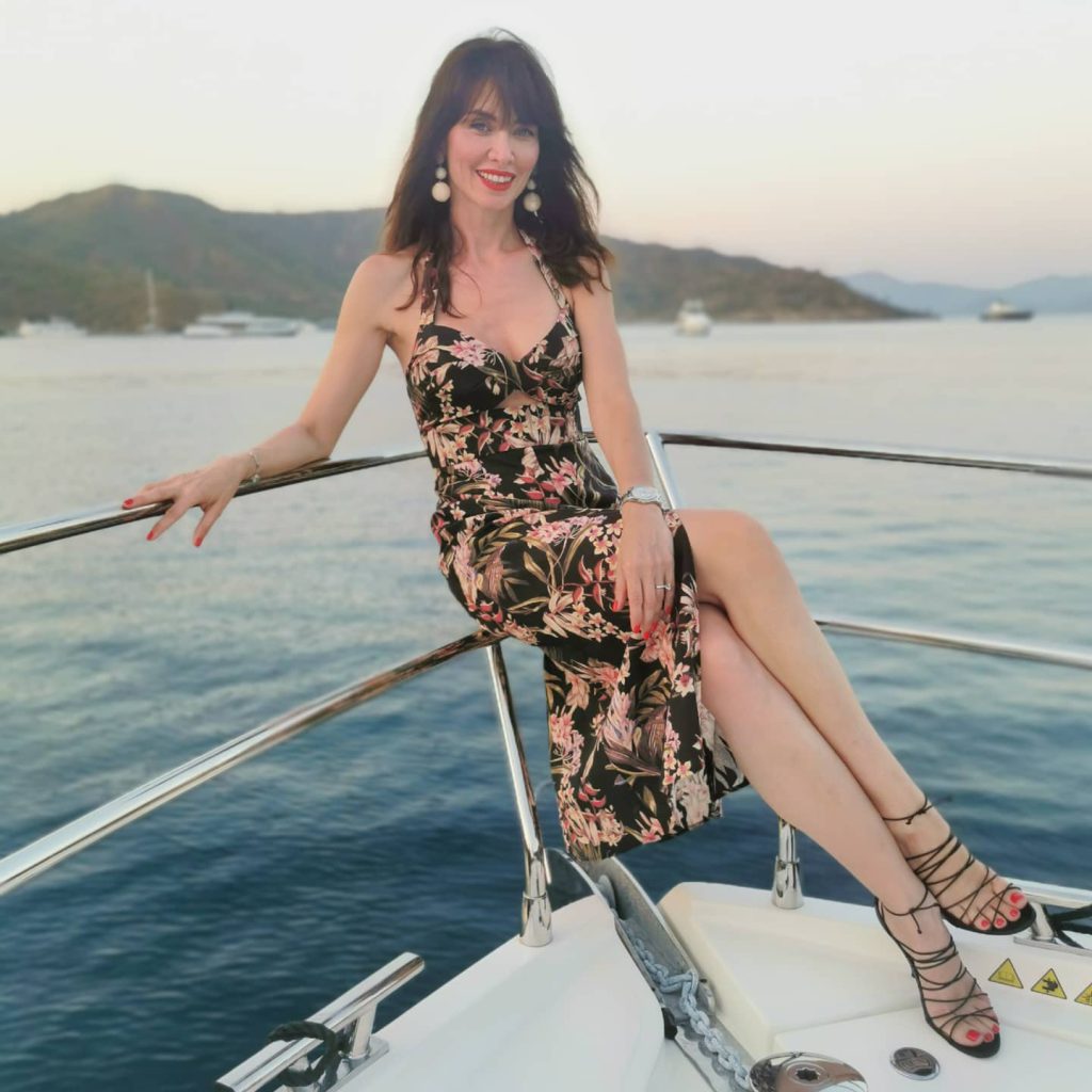 Nefise Karatay poses hot xxx