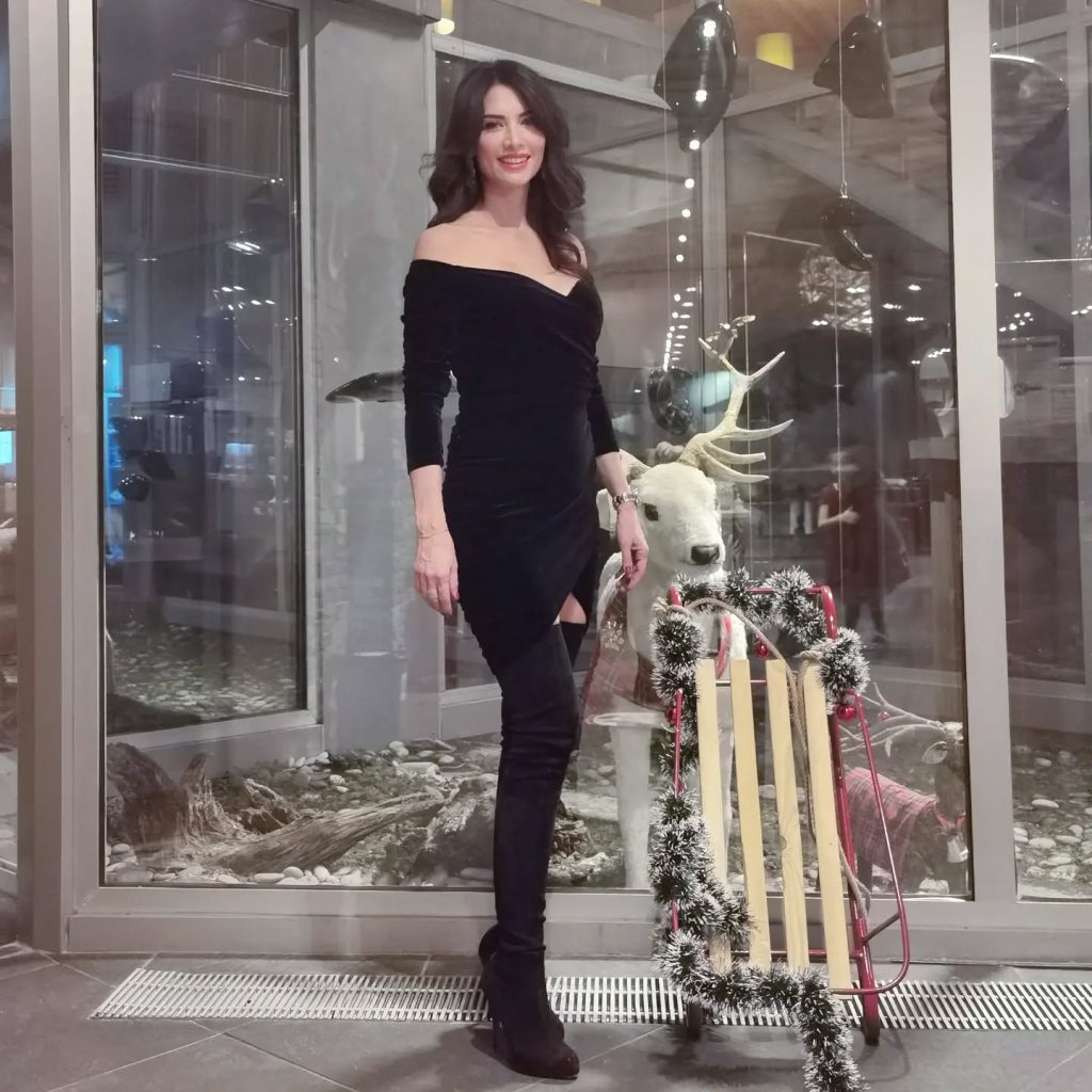 Nefise Karatay smiles nude