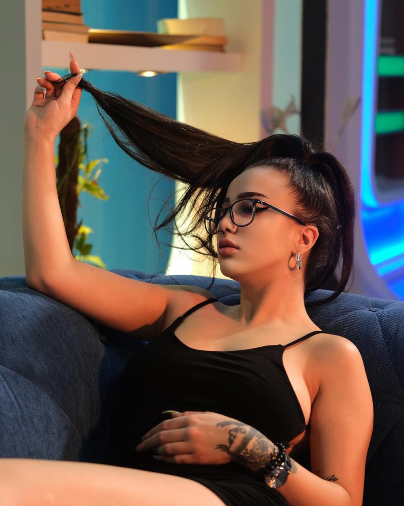 Nurseli Aksoy ardent hot pics