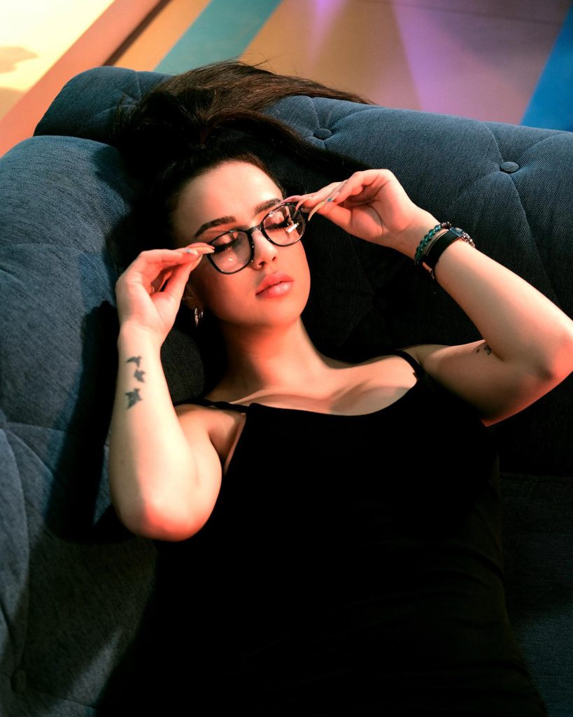 Nurseli Aksoy ardent nudes