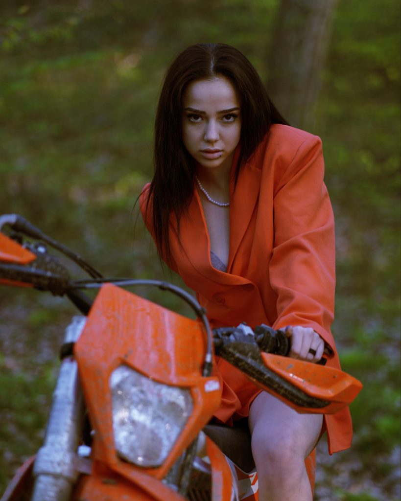 Nurseli Aksoy depicts fire nude