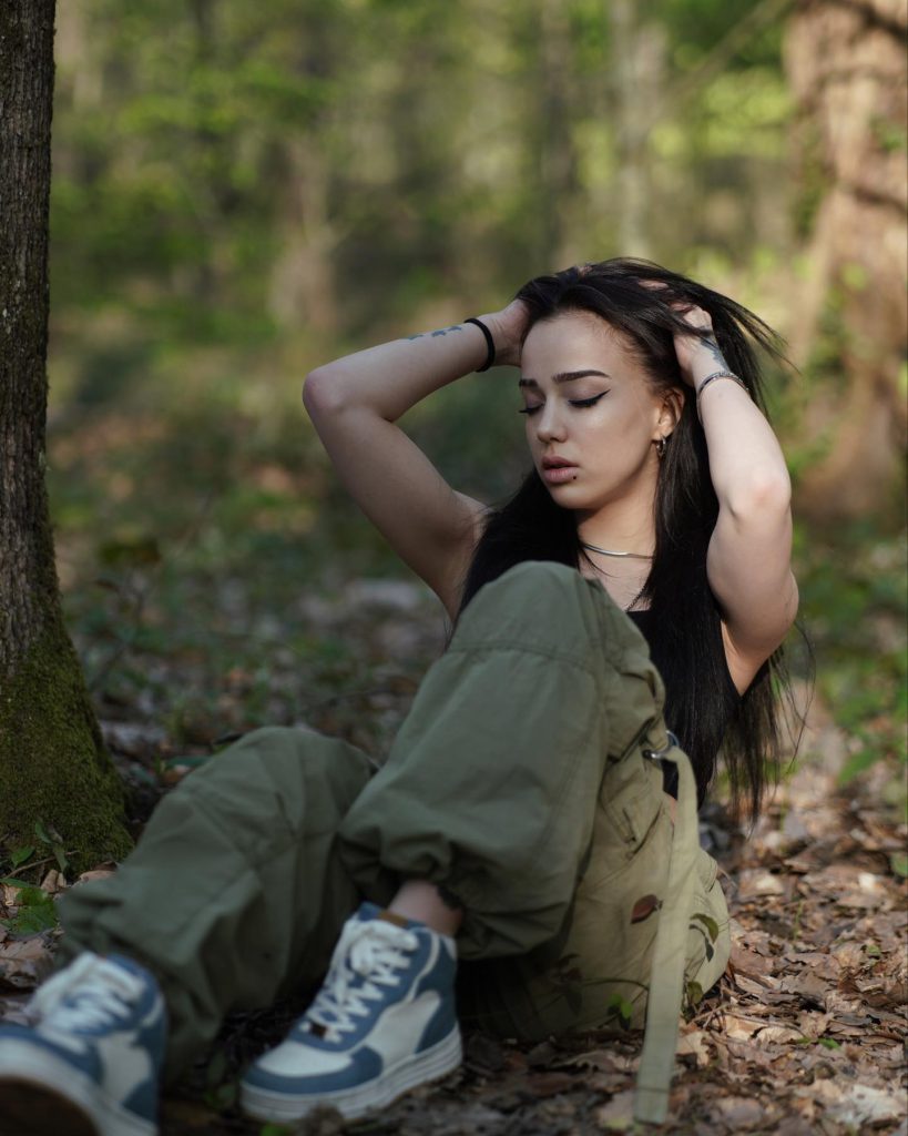 Nurseli Aksoy depicts fire nude pics