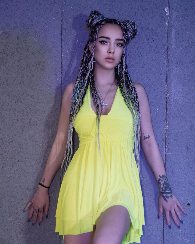 Nurseli Aksoy modeling hot xxx