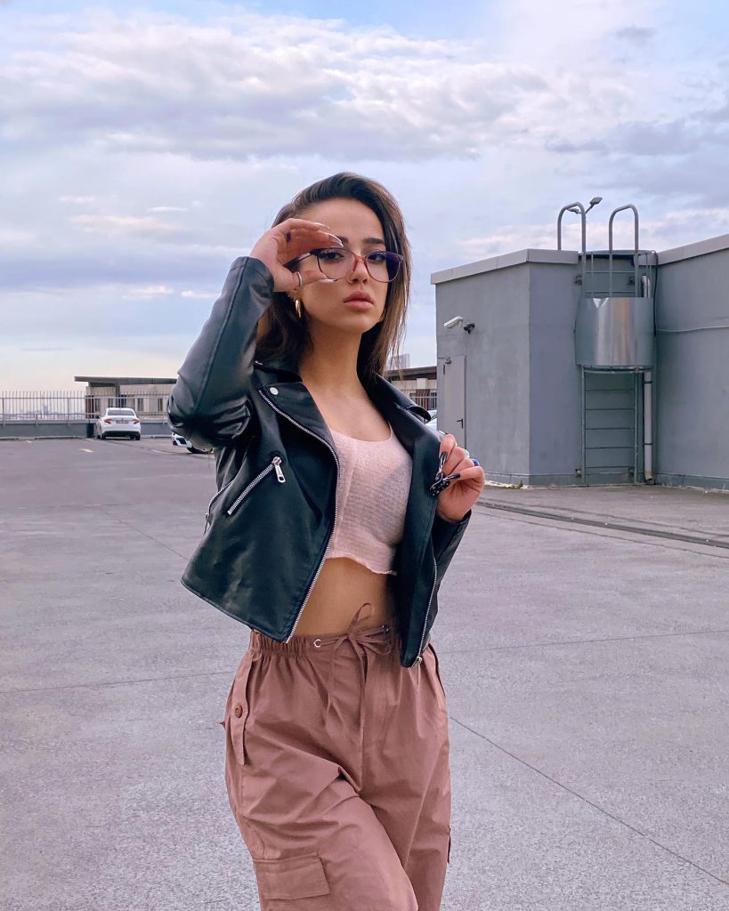 Nurseli Aksoy modeling nude