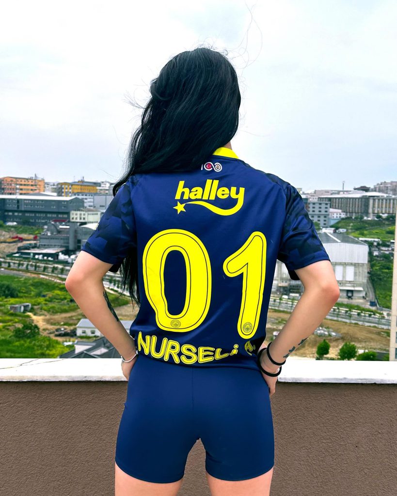 Nurseli Aksoy nude pics