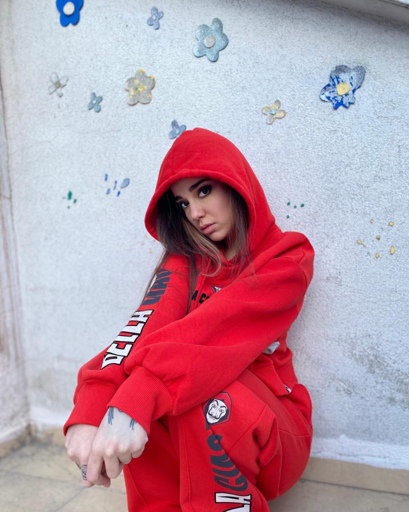 Nurseli Aksoy poses xxx