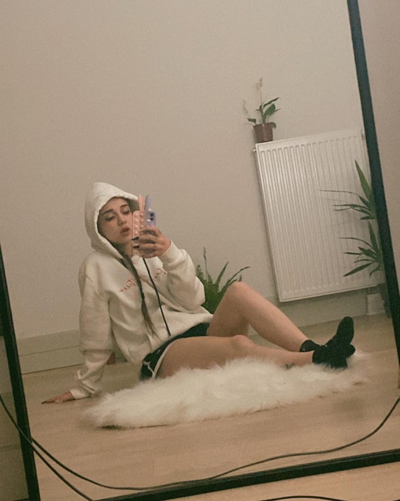 Nurseli Aksoy sex scenes