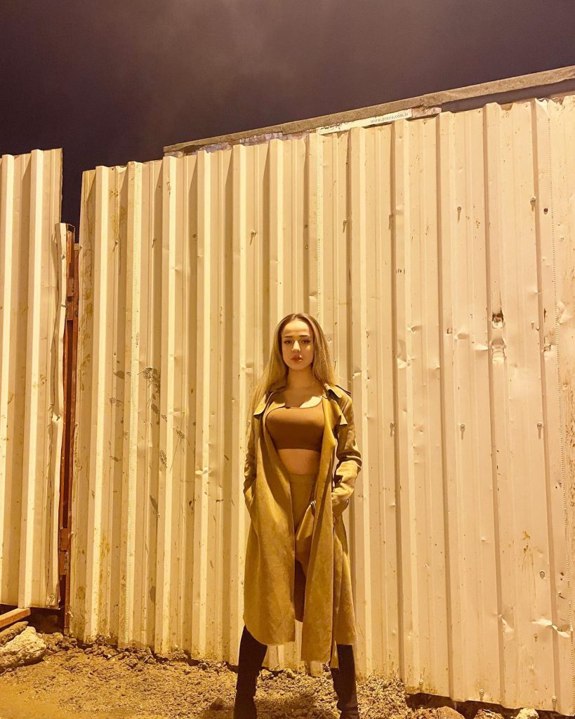 Nurseli Aksoy smiles sex