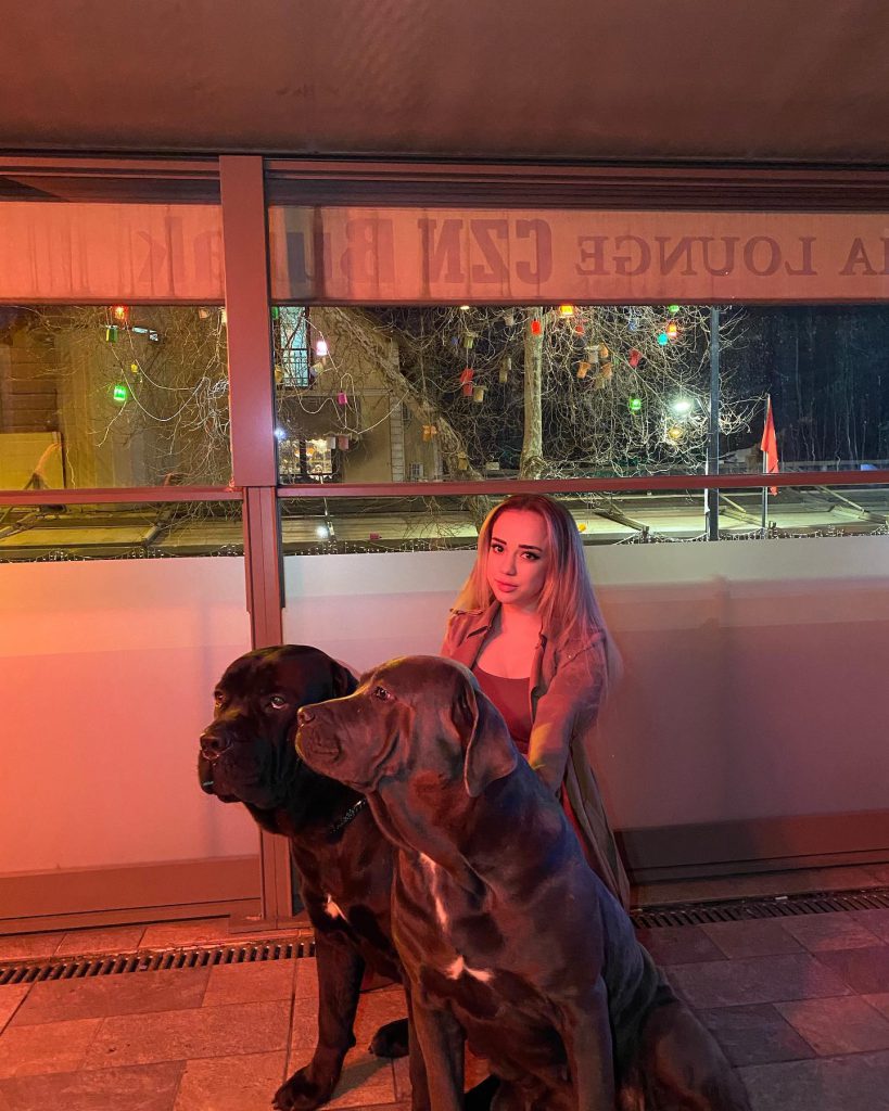 Nurseli Aksoy smiles xxx