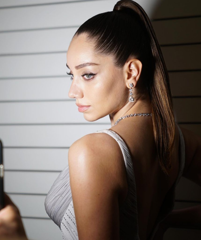 Özge Özacar beautiful hot pics