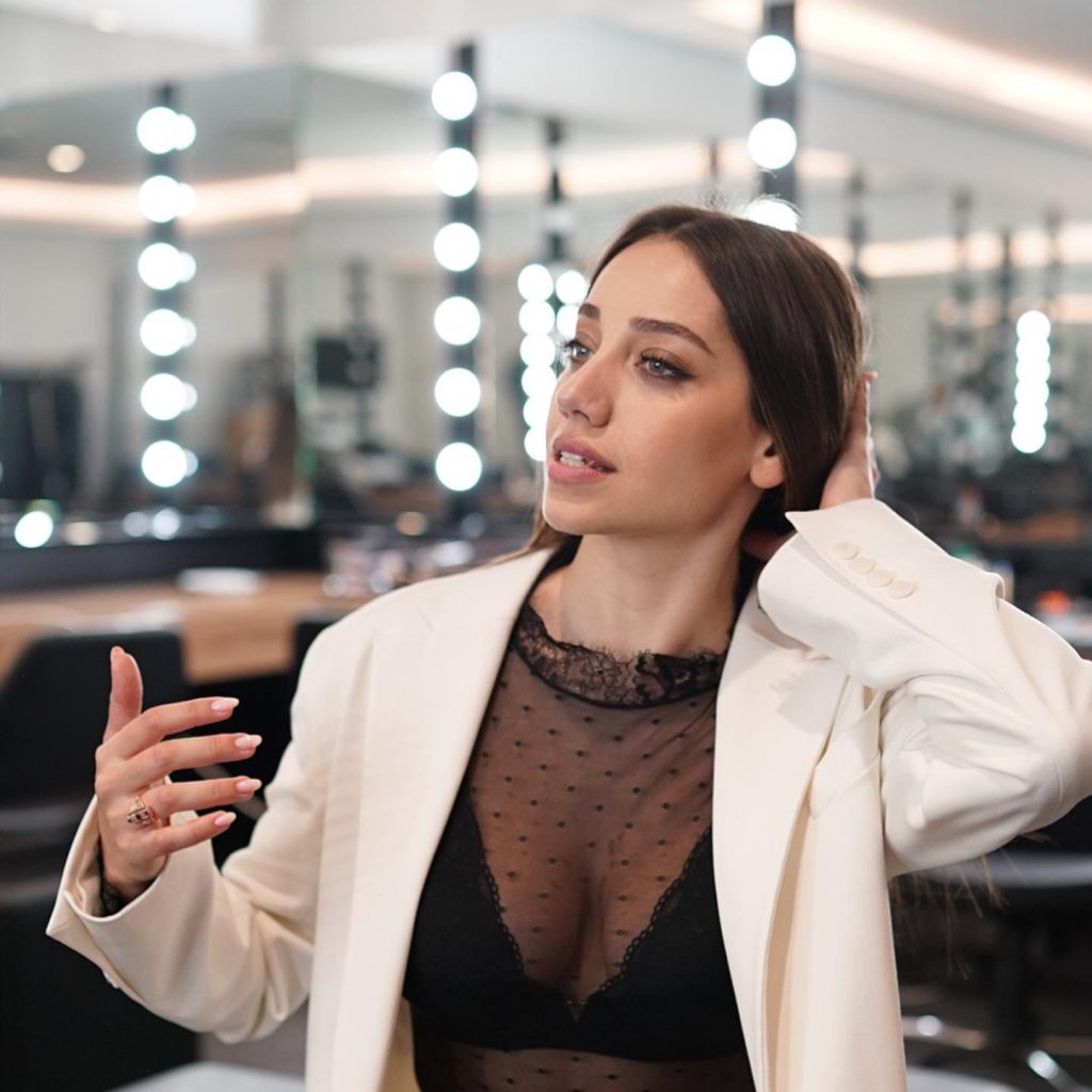 Özge Özacar beautiful hot xxx